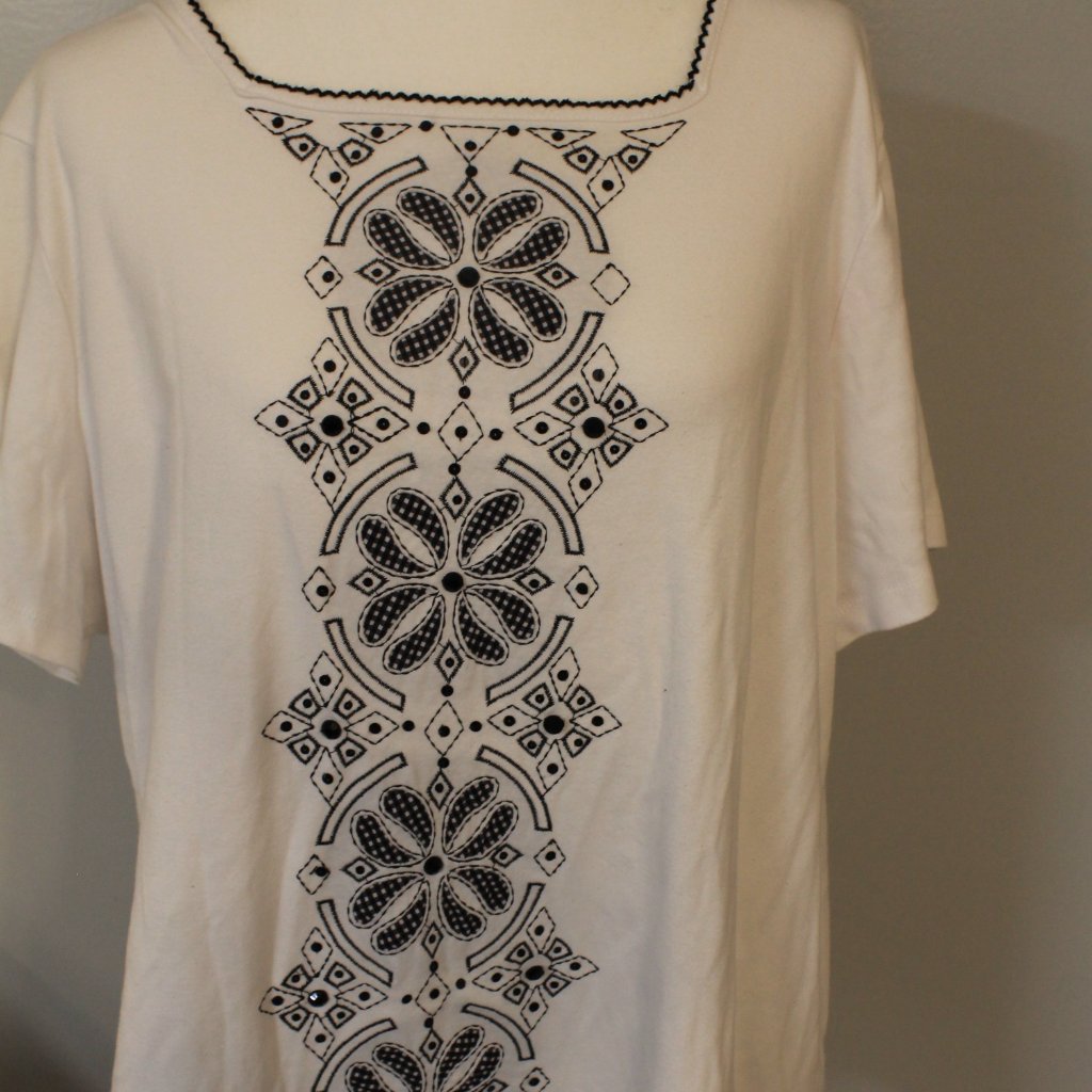 4/$20 Alfred Dunner Applique T-Shirt
